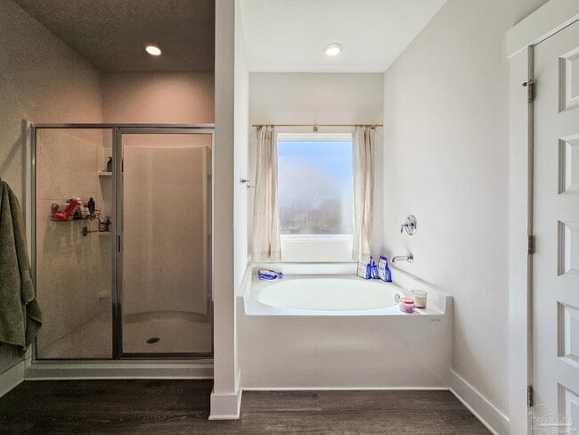 Building Photo - 5636 Blake Ln