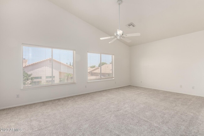 Building Photo - 6442 W Victoria Ln
