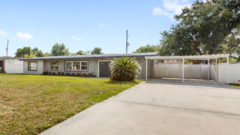 Building Photo - 4604 S Shore Rd