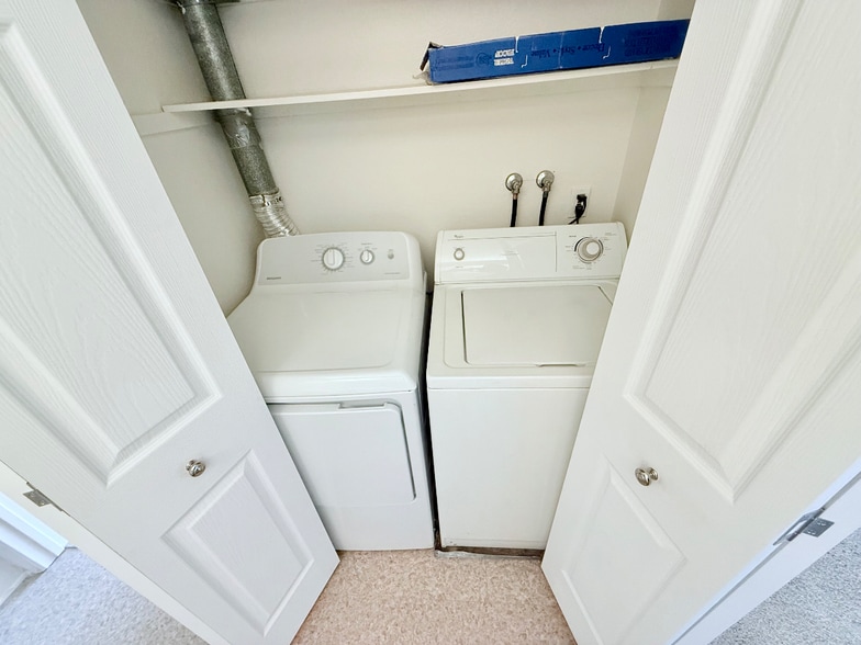 In Unit Washer & Dryer - 48724 Desert Flower Dr