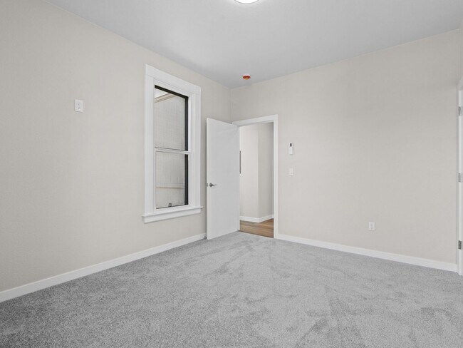 Building Photo - 50 Berrum Pl