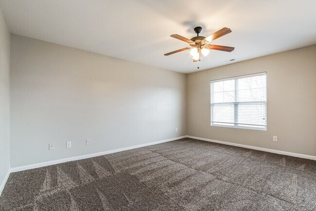 Building Photo - 167 Woodcreek Ln