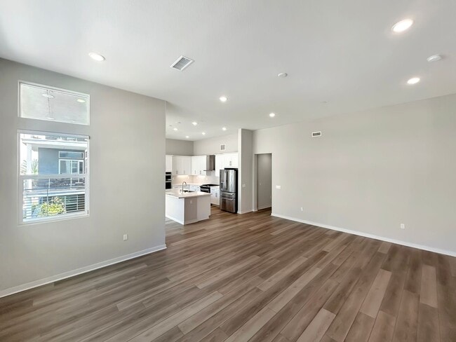 Building Photo - Stunning 3B/3BA 4-story Upgraded Home w/ P...