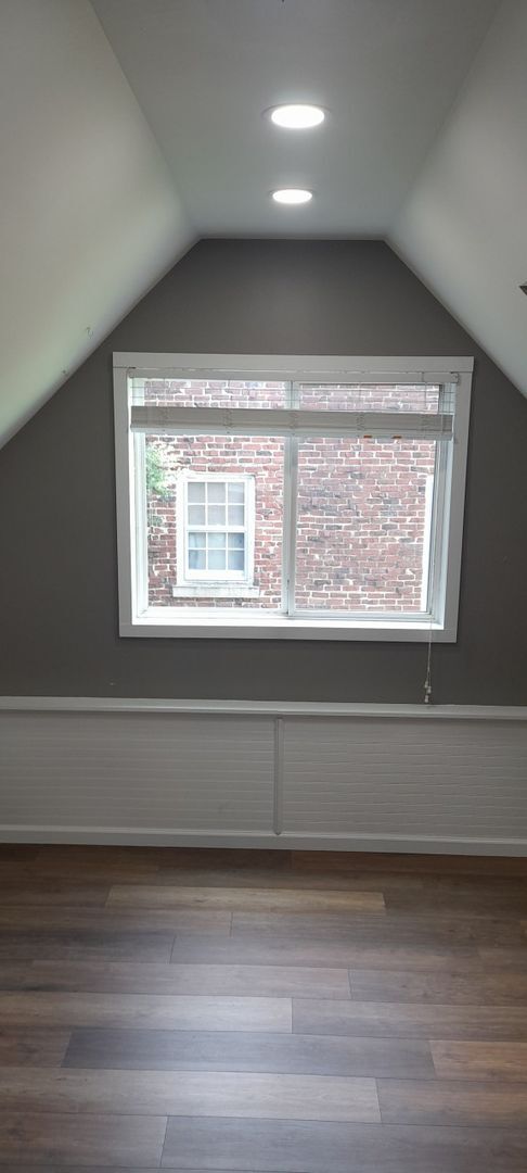 Building Photo - COMING SOON - 2 Bedroom 2 Bath home with f...