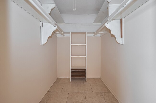 Building Photo - 9126 Willow Meadow Dr