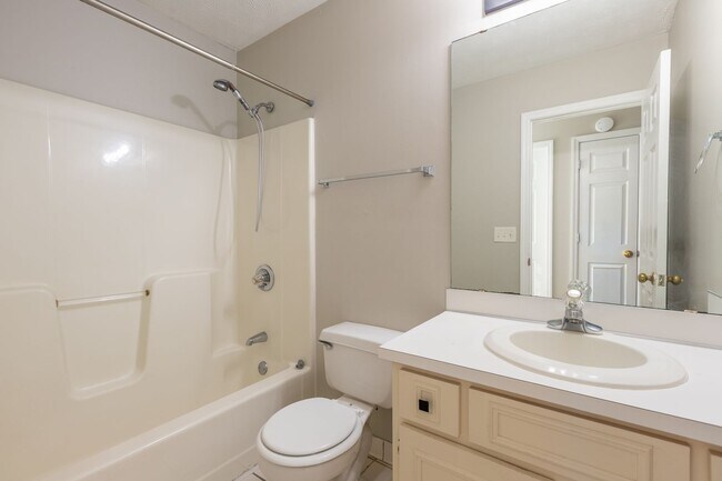 Building Photo - Primrose Walk