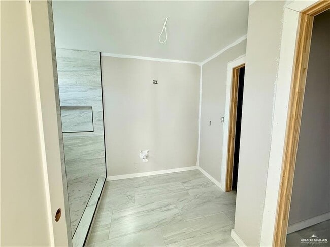 Building Photo - 2206 Corales St