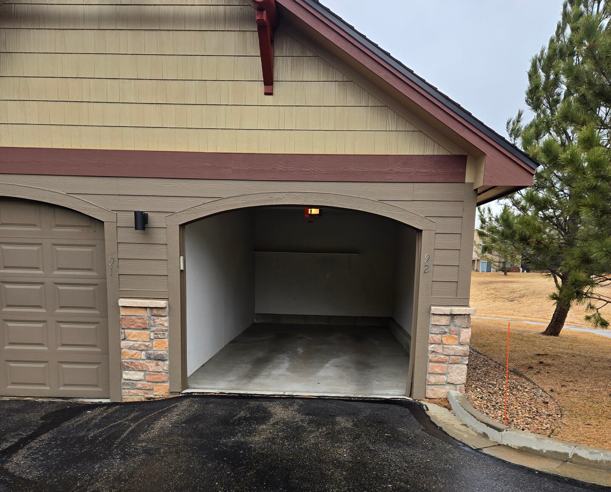 Garage - 5220 Boardwalk Dr