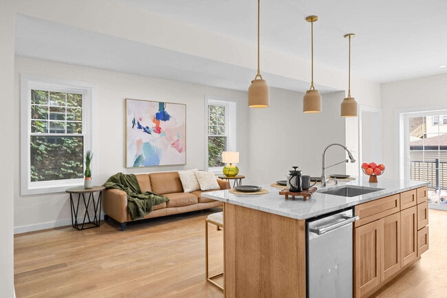 Building Photo - 4437 N Whipple St