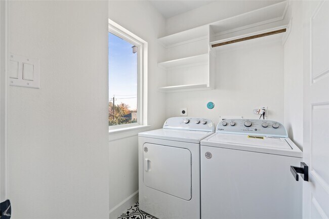 Building Photo - 3601 Rebecca St