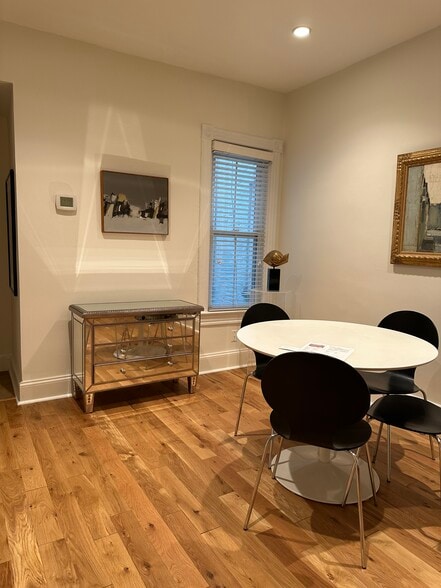 Dining area - 3042 R St NW