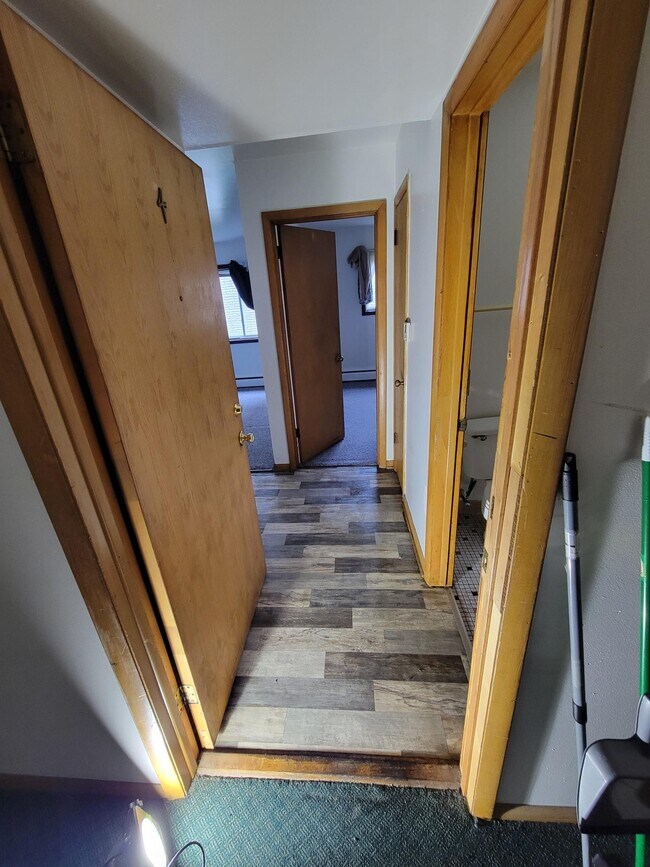 Building Photo - 6521