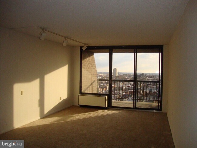 Building Photo - 241 S 6th St