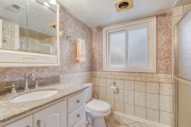 Building Photo - 7642 W 92nd Pl