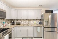 Building Photo - 942 Boulder Dr