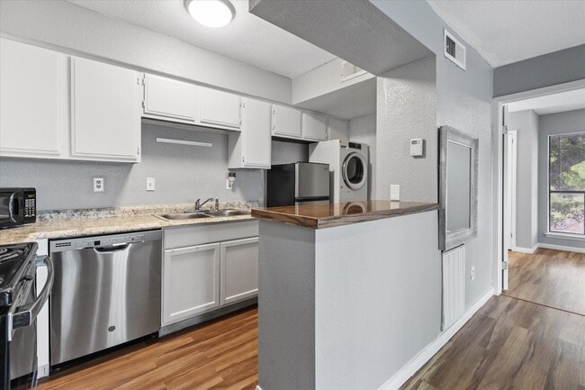 Building Photo - 13151 Walden Rd