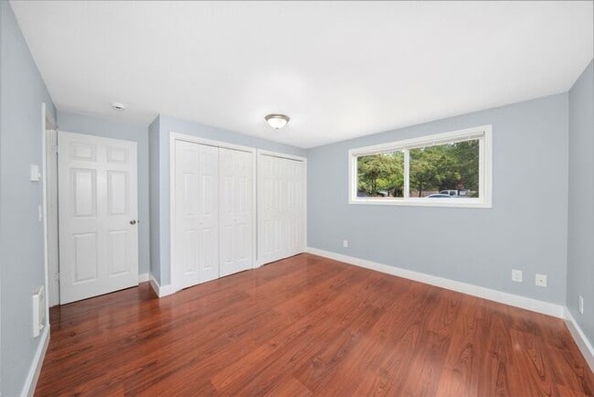 Building Photo - Cozy up in front of a fireplace in this beautiful 2bedroom!!!