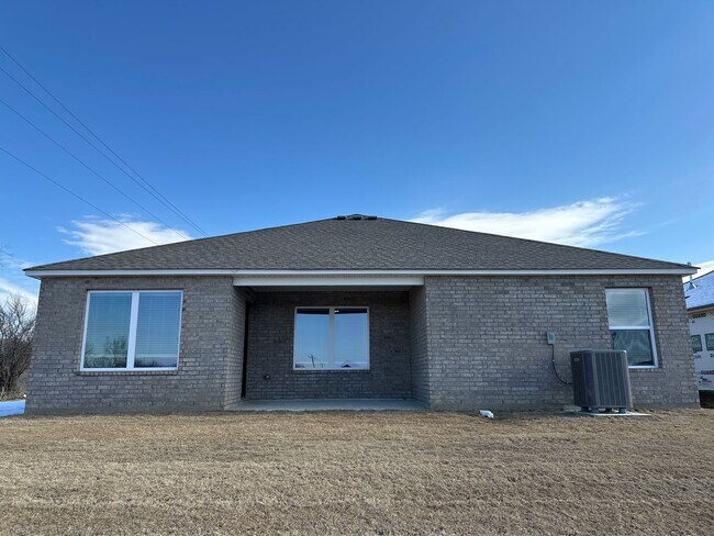 Building Photo - *NOW PRELEASING!* NEW Four Bedroom | Two Bath Home in Park Place