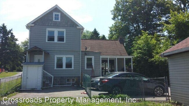 Building Photo - 2 br, 2 bath House - 1445 New Holland Pike