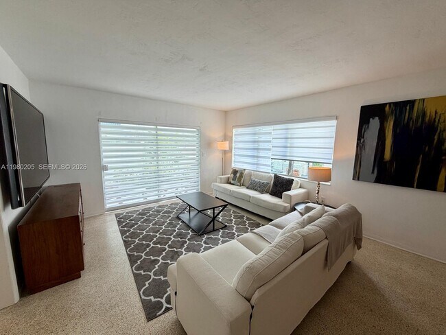 Building Photo - 1135 101st St