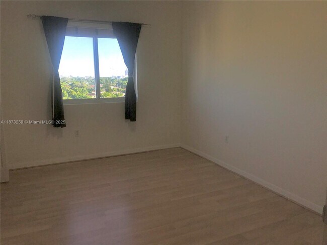 Building Photo - 3500 Coral Wy
