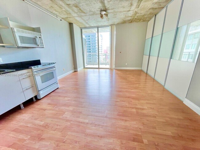 Building Photo - 690 SW 1st Ct