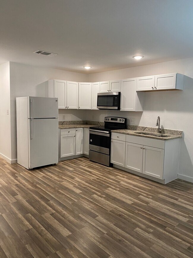 Building Photo - 1654-SH