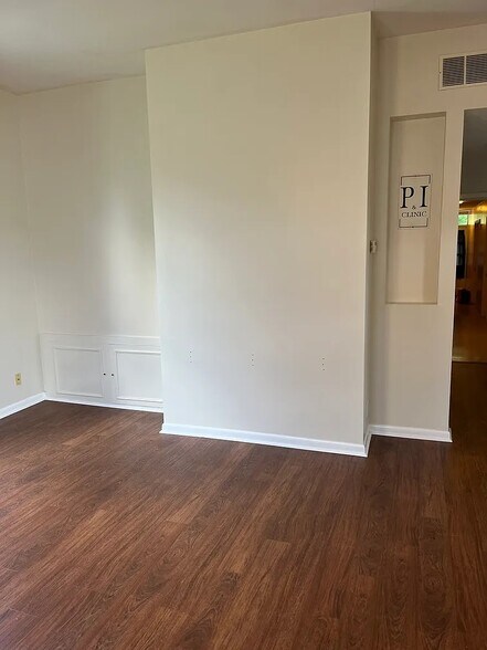 Building Photo - 57 E Hollister St