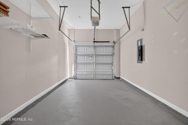 Building Photo - 7047 Deer Lodge Cir