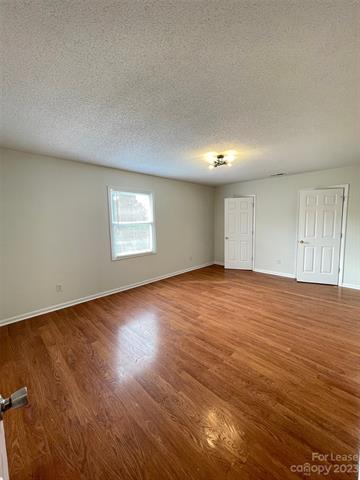 Building Photo - 609 Piper Ct