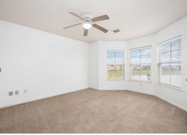 Building Photo - 20827 Settlers Lake Cir N