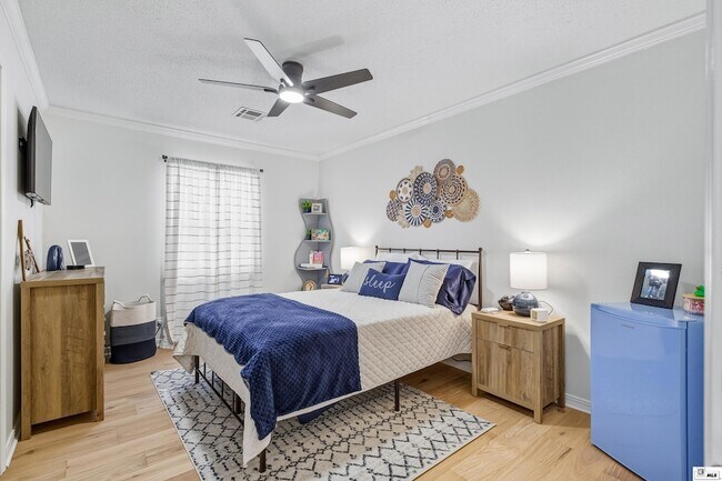 Building Photo - 111 Jennifer Ln