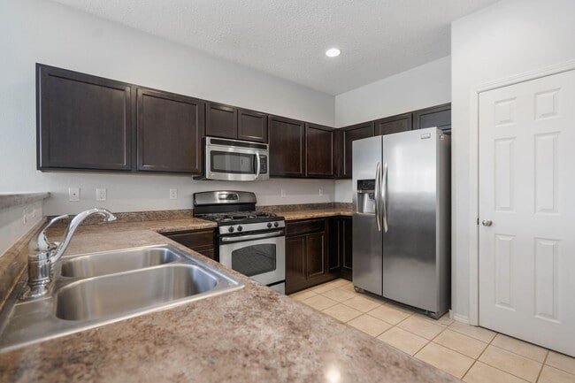 Building Photo - 1143 Desert Sunflower Dr NE