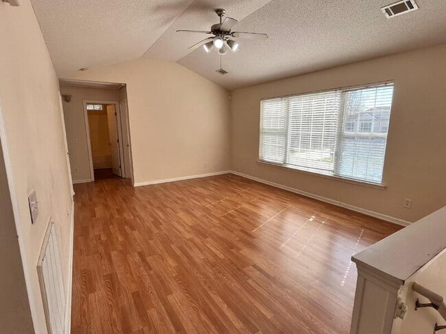 Building Photo - 116 Fox Trace