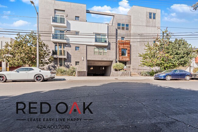 Building Photo - 11925 Kling St
