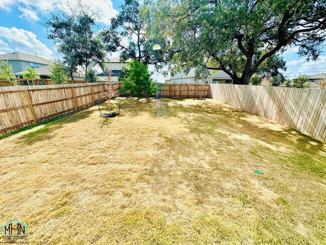 Building Photo - Spacious 4 Bed, 2.5 Bath Two-Story Home, 1...