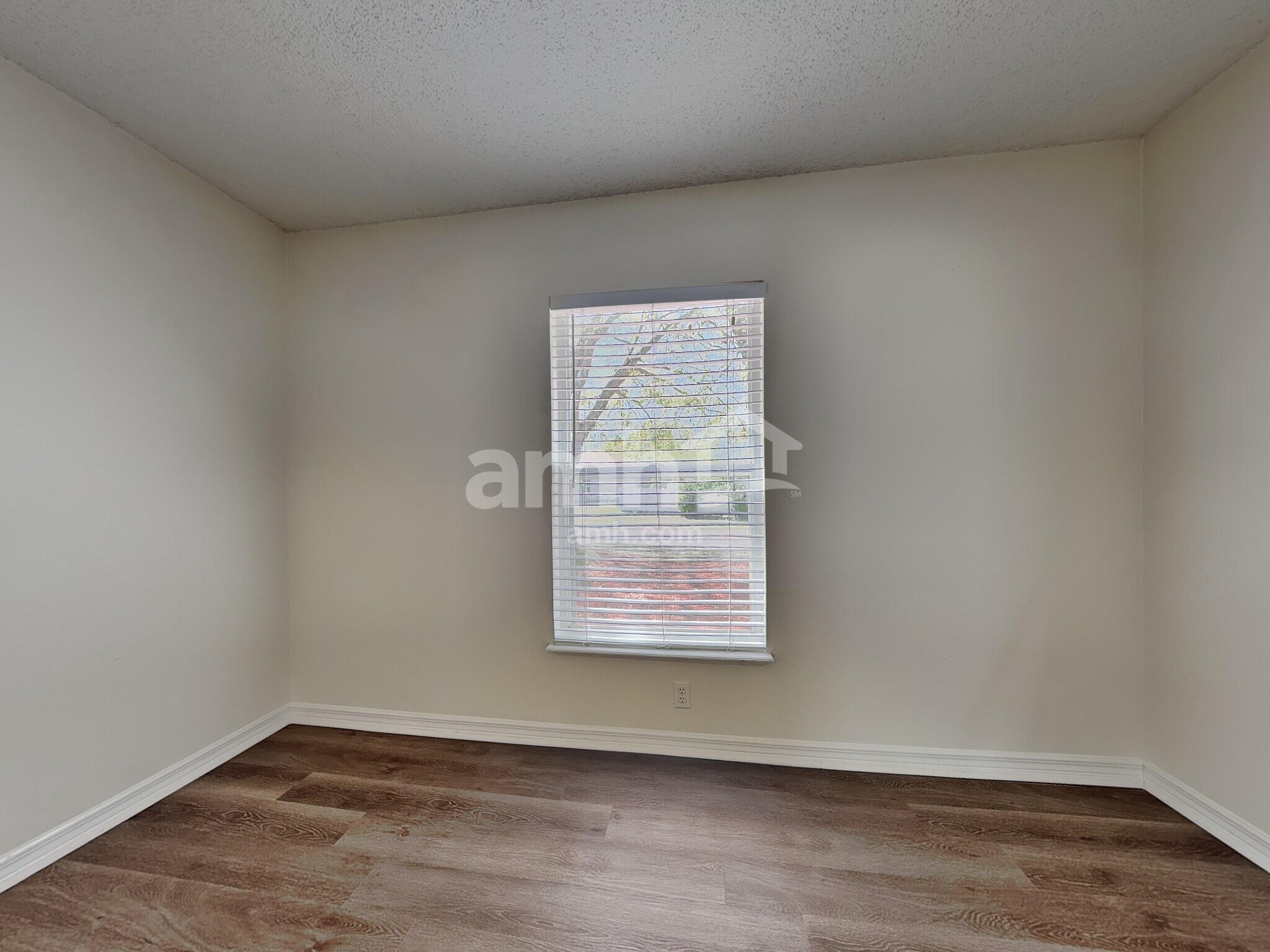 Building Photo - 25209 Hyde Park Blvd