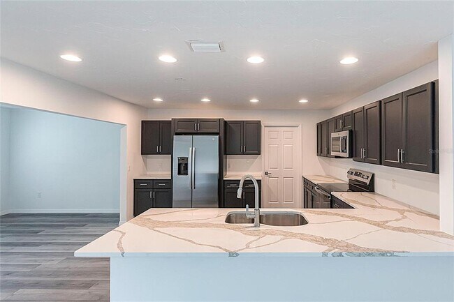 Building Photo - 326 W Grace St