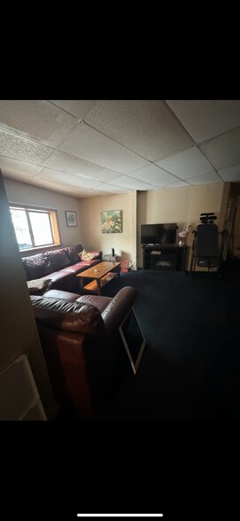 Building Photo - 420 Medford St