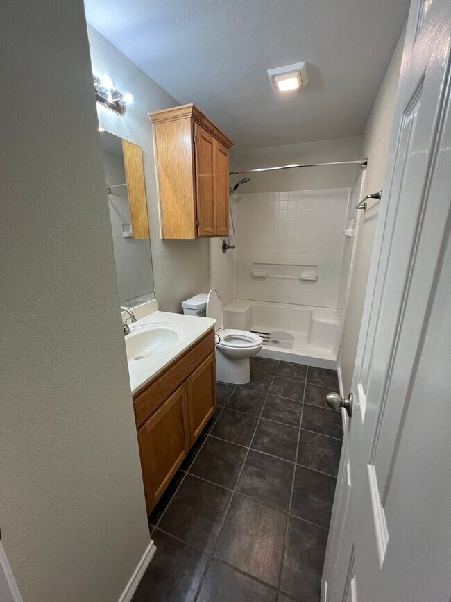Building Photo - 970 Austin Ct