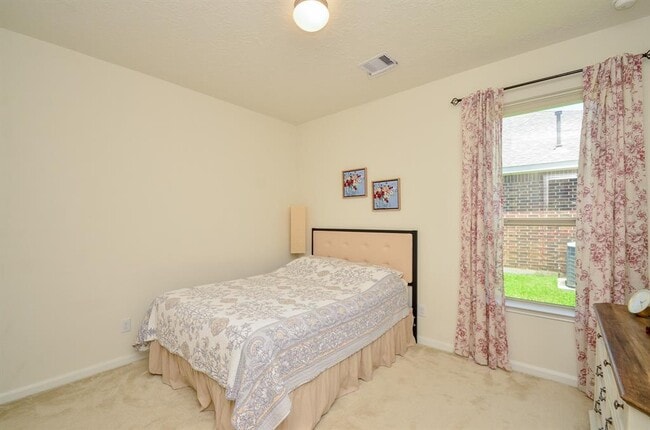 Building Photo - 3808 Canterbury Park Dr