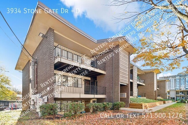 Primary Photo - Move in ready 1Bd/1Bth home in the gated S...