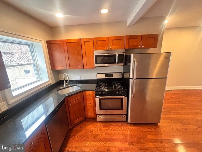 Building Photo - 2124 S Mole St