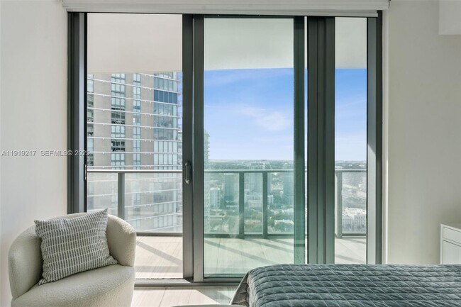 Building Photo - 3131 NE 7th Ave