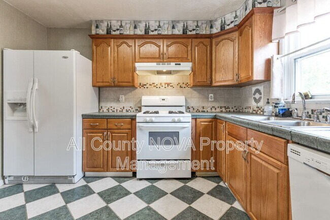 Building Photo - 4141 21st Rd N