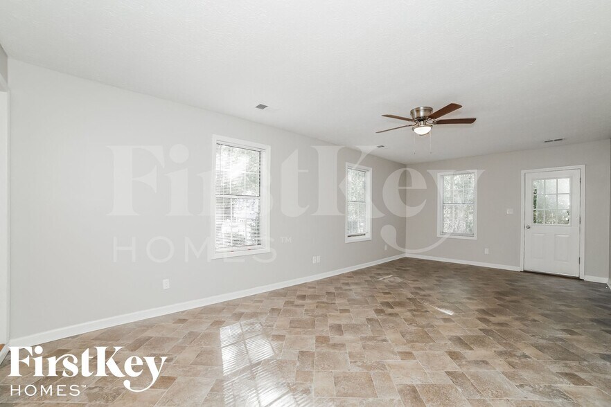 Building Photo - 3902 Viola Ct