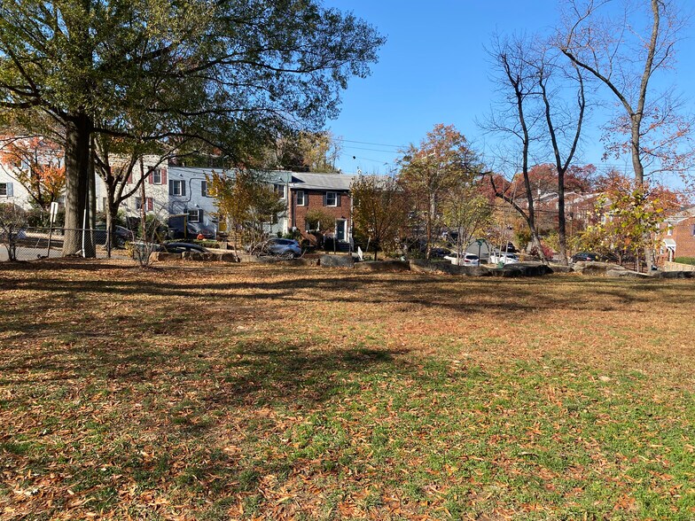 Building Photo - 229 Tennessee Ave