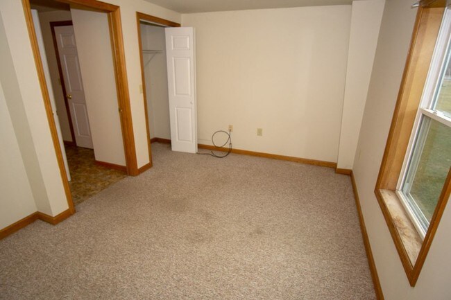 Building Photo - 12 Gas Plant Road Unit 6