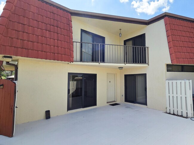 Building Photo - 3888 Victoria Dr