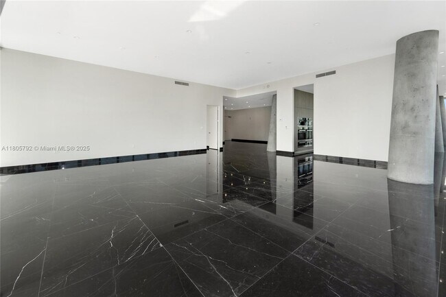 Building Photo - 2669 S Bayshore Dr